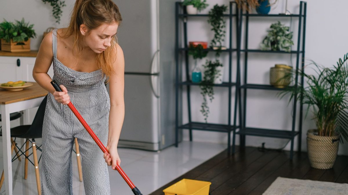 Singapore Humidity Turns Hip Cleaning Into a 48-Hour Race