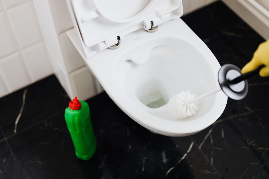 Woodlands HDB bathroom grout: why it blackens so fast